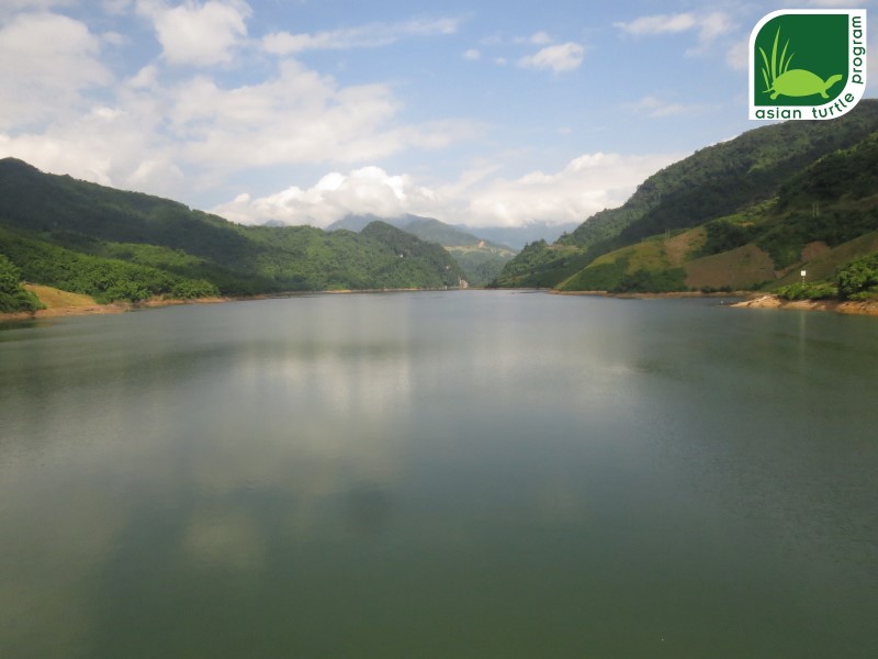 {:en}The Da River – historical habitat of Swinhoe’s Softshell Turtle{:}{:vi}Sông Đà – Sinh cảnh lịch sử của loài Giải Sin-hoe{:}